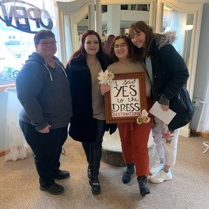 Meet your Posher, Alexis